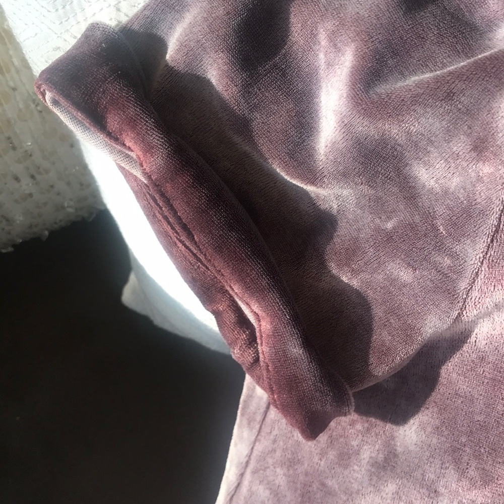 Super Soft Cupio Velvet Pocket Tee Hi/Low View 3